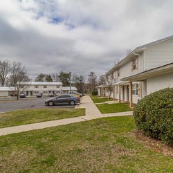 External view of The Savoy Apartments, located in Cartersville, GA