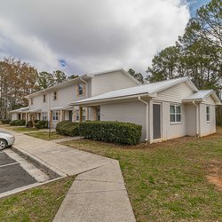 External view of The Savoy Apartments, located in Cartersville, GA